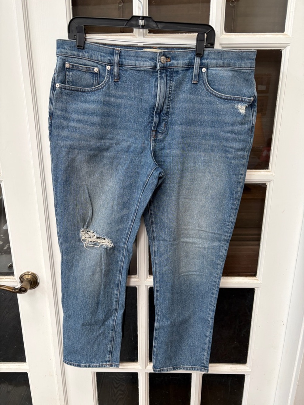 003 Madewell Mid-Rise Perfect Vintage Women’s Straight-Leg Distressed Jeans